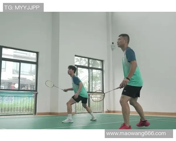 重庆羽毛球队选拔赛精彩点评展现团队节奏与个人风采的完美结合