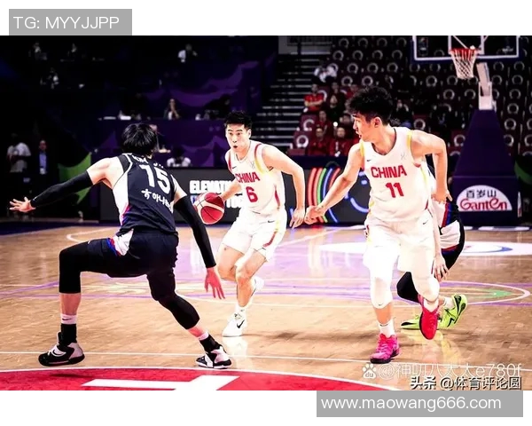 共和国队与蒙大拿队的激烈对决展现篮球魅力与团队精神